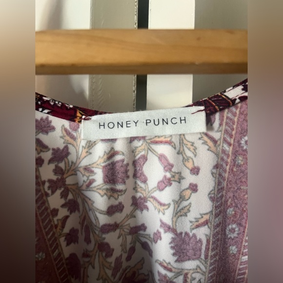 Short, mini, tight, patterned stress - Picture 2 of 3